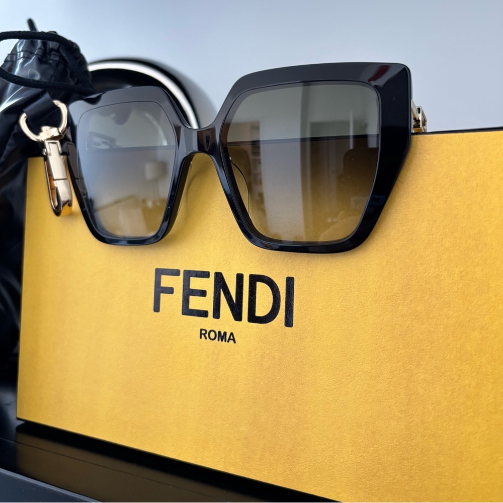 Fendi Black Square Sunglasses NWT - Picture 3 of 5